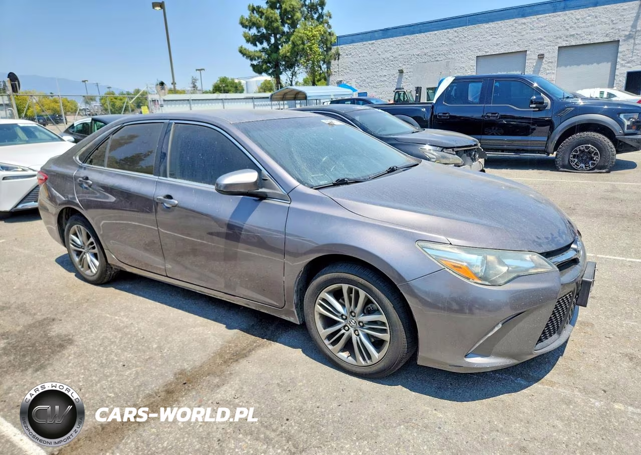 2016 Toyota Camry Se VIN:4T1BF1FK1GU173062 - 4
