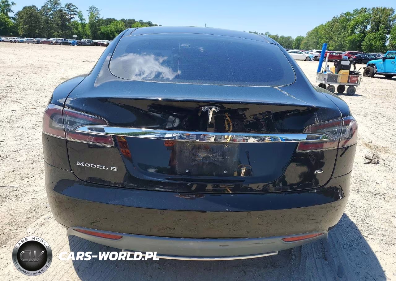 2014 Tesla Model S VIN:5YJSA1H16EFP45613 - 6