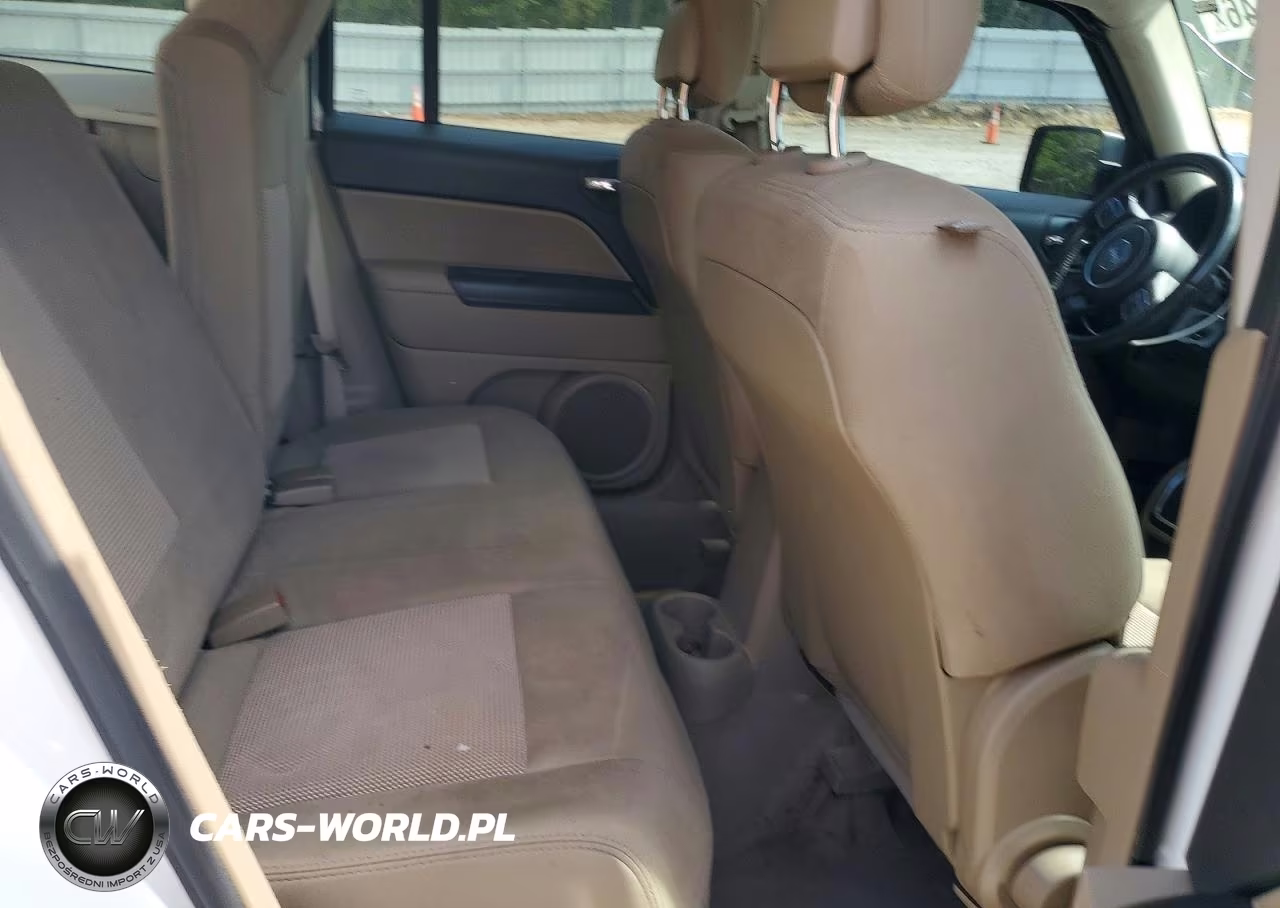 2014 Jeep Patriot Latitude VIN:1C4NJPFB9ED819271 - 11