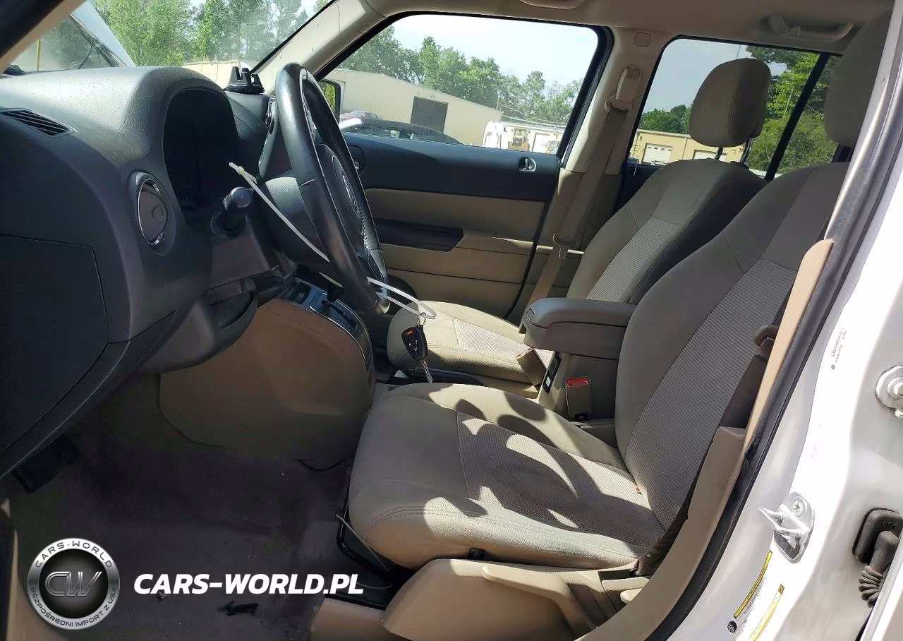 2014 Jeep Patriot Latitude VIN:1C4NJPFB9ED819271 - 7