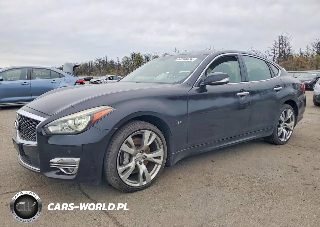 2015 Infiniti Q70 3.7
