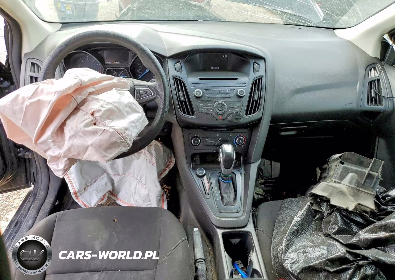 2015 Ford Focus Se VIN:1FADP3F27FL244622 - 8
