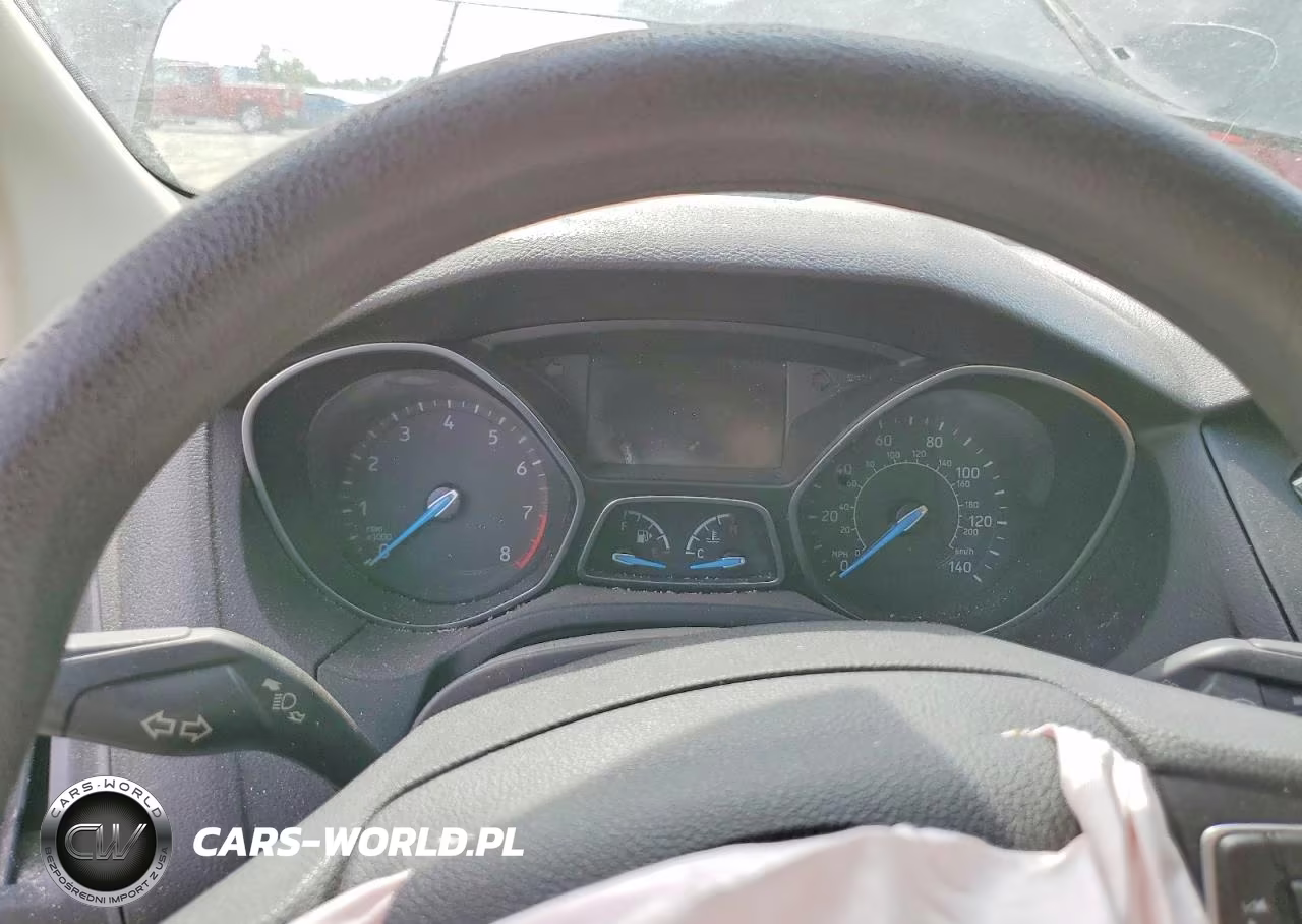 2015 Ford Focus Se VIN:1FADP3F27FL244622 - 9