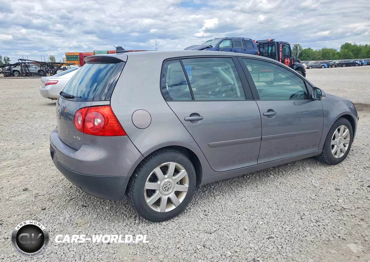 2008 Volkswagen Rabbit VIN:WVWDB71K88W335083 - 3