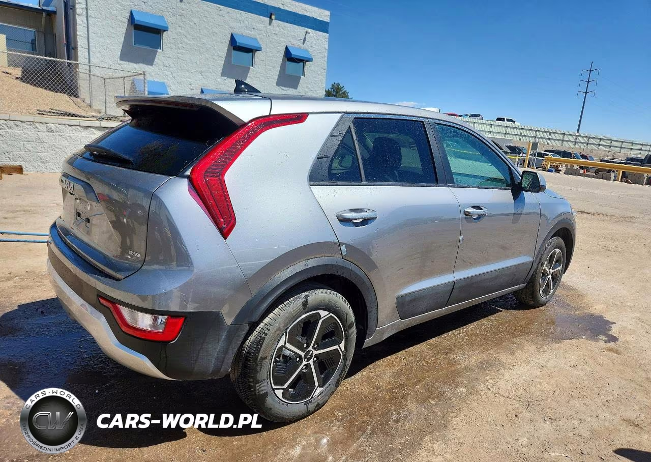 2026 Kia Niro Lx VIN:KNDCP3LE5T5327311 - 3
