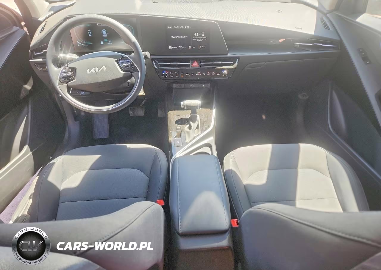2026 Kia Niro Lx VIN:KNDCP3LE5T5327311 - 8