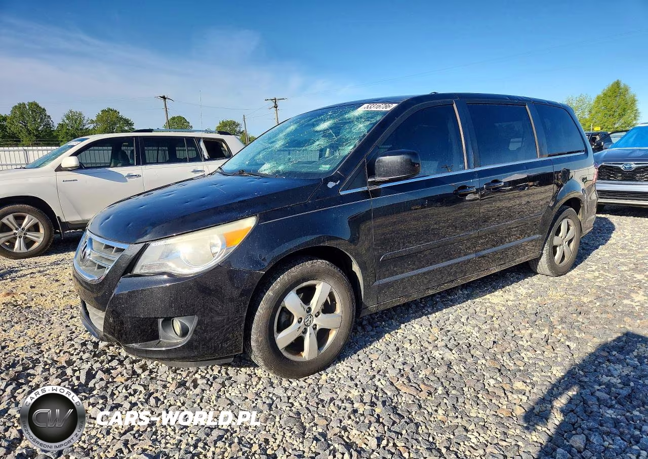 2010 Volkswagen Routan Se