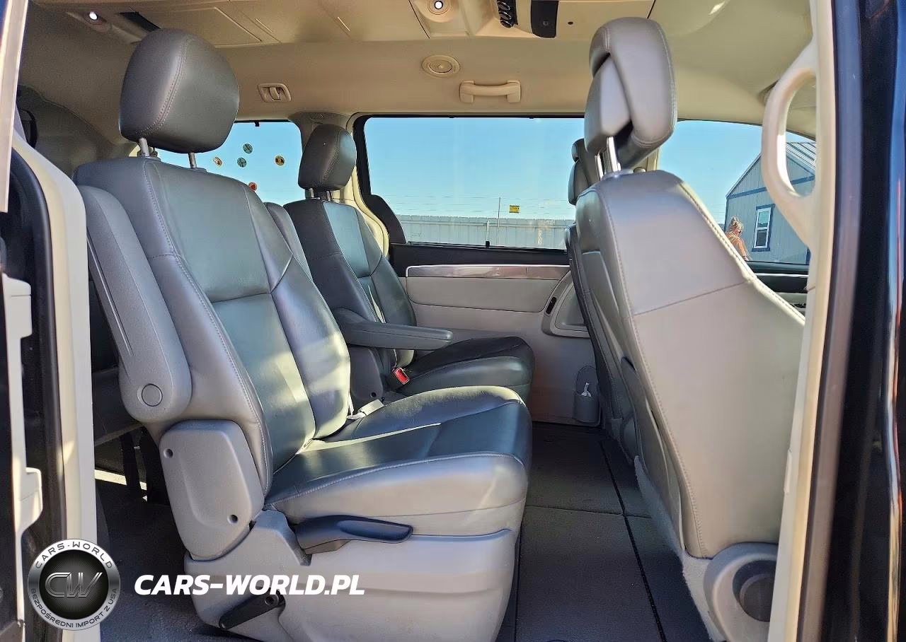 2010 Volkswagen Routan Se VIN:2V4RW3D13AR306228 - 11