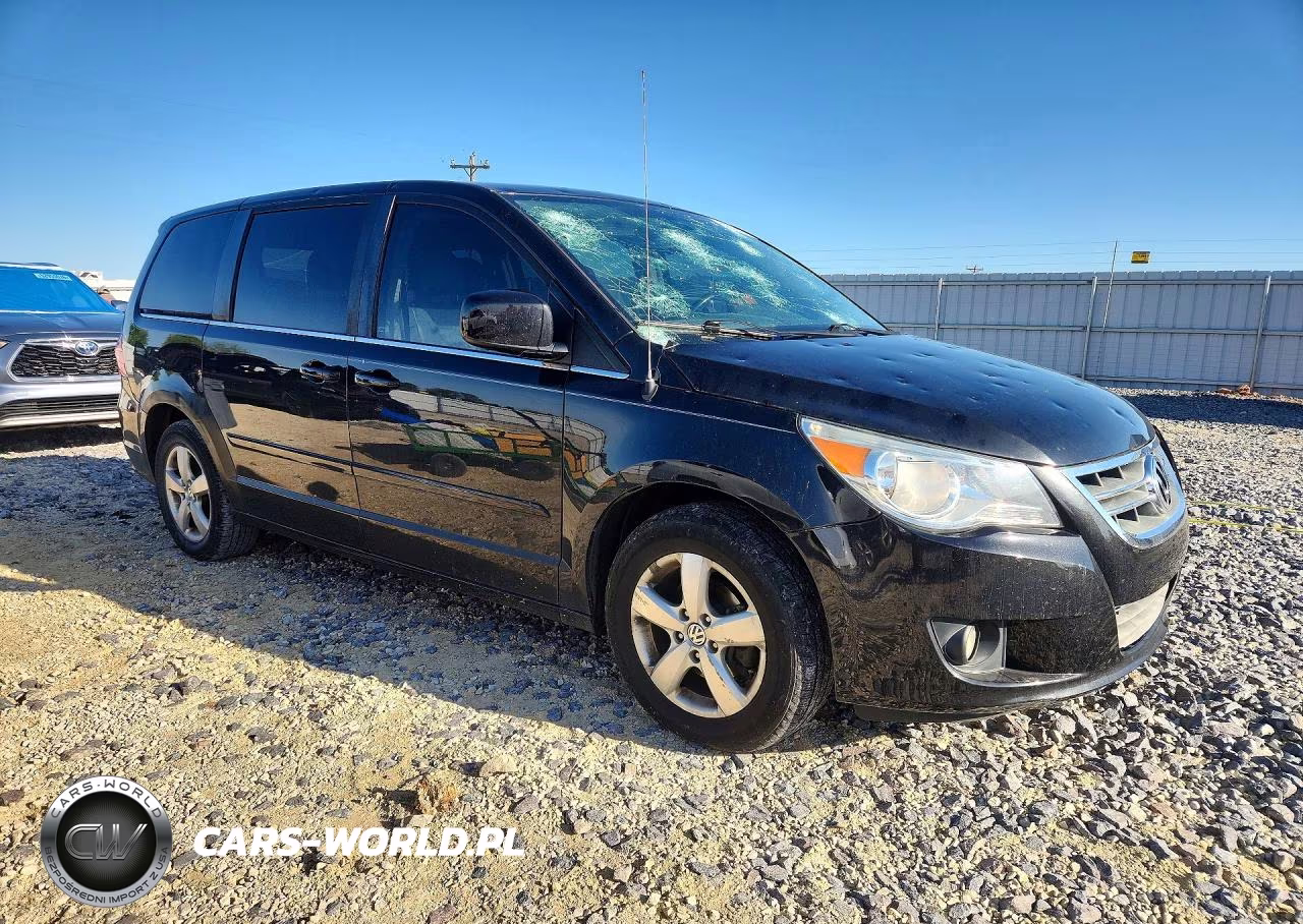 2010 Volkswagen Routan Se VIN:2V4RW3D13AR306228 - 4