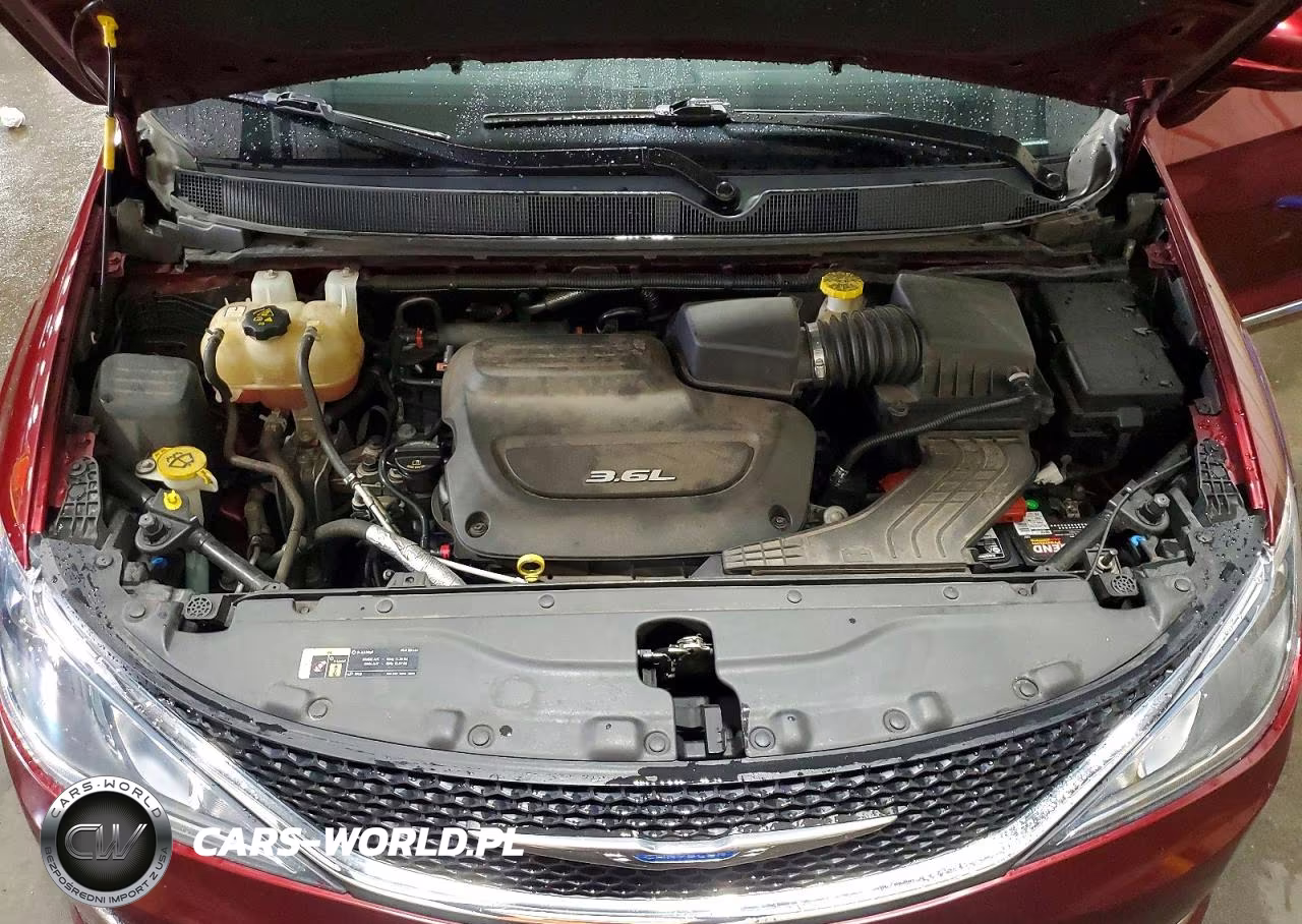2018 Chrysler Pacifica Touring L Plus VIN:2C4RC1EG2JR294597 - 12