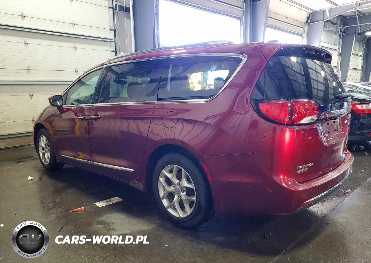 2018 Chrysler Pacifica Touring L Plus VIN:2C4RC1EG2JR294597 - 2