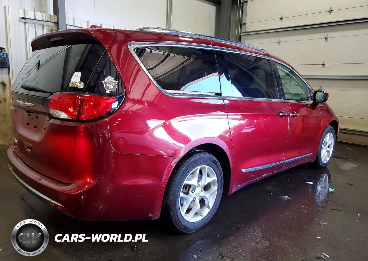 2018 Chrysler Pacifica Touring L Plus VIN:2C4RC1EG2JR294597 - 3