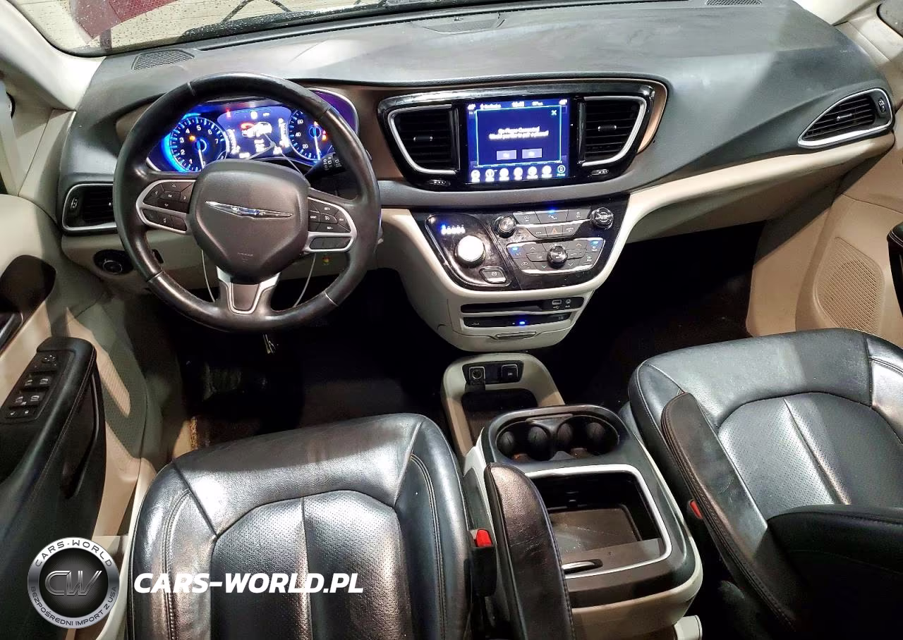 2018 Chrysler Pacifica Touring L Plus VIN:2C4RC1EG2JR294597 - 8