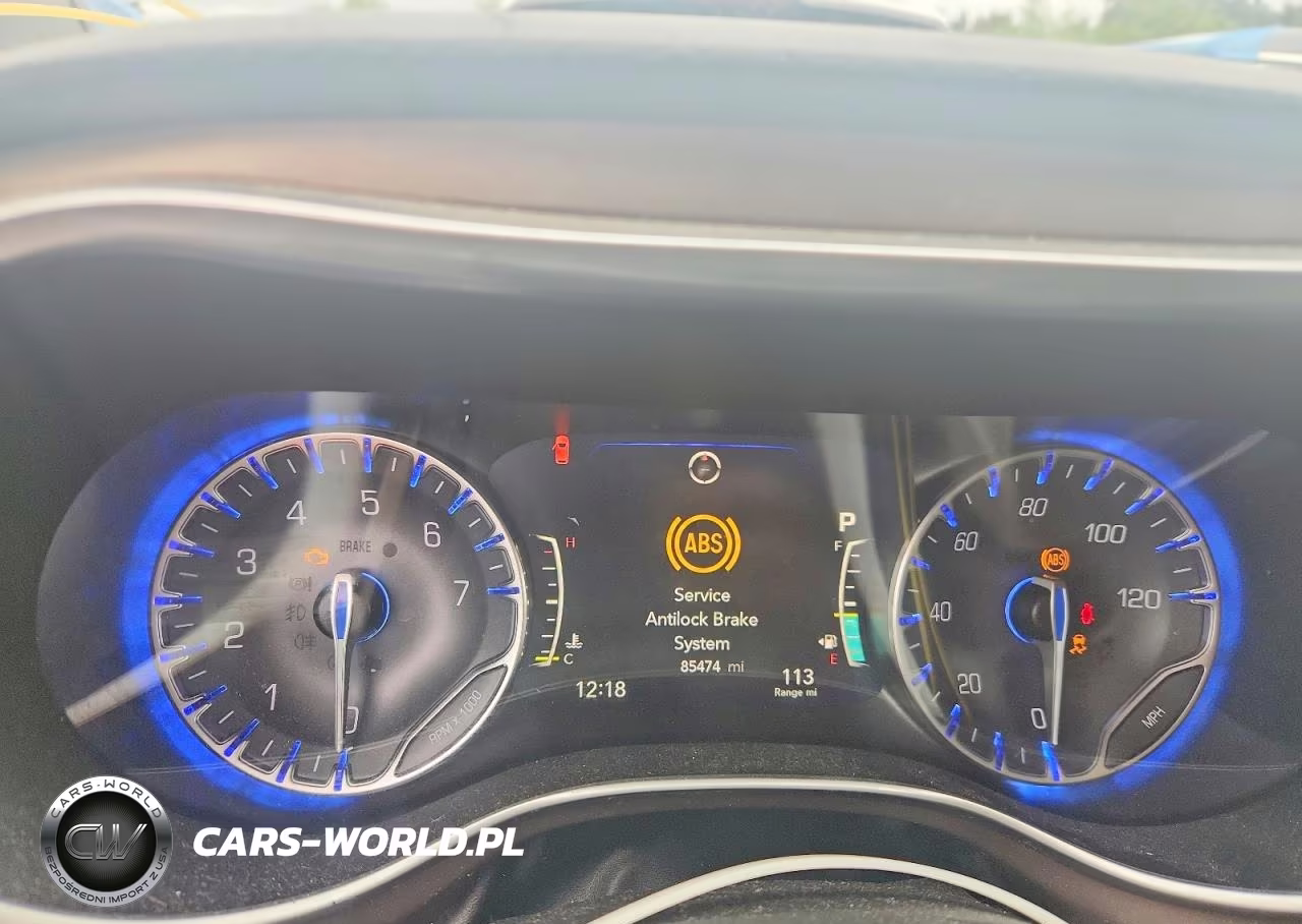 2018 Chrysler Pacifica Touring L Plus VIN:2C4RC1EG2JR294597 - 9
