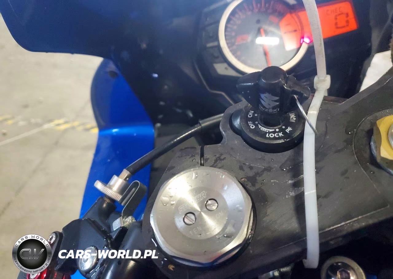 2021 Suzuki Gsx-R600 VIN:JS1GN7FA5M7100112 - 8