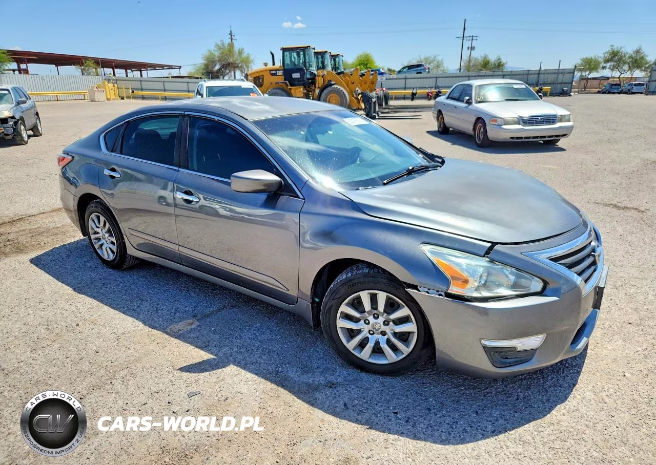 2014 Nissan Altima 2.5 S VIN:1N4AL3AP4EN368271 - 4