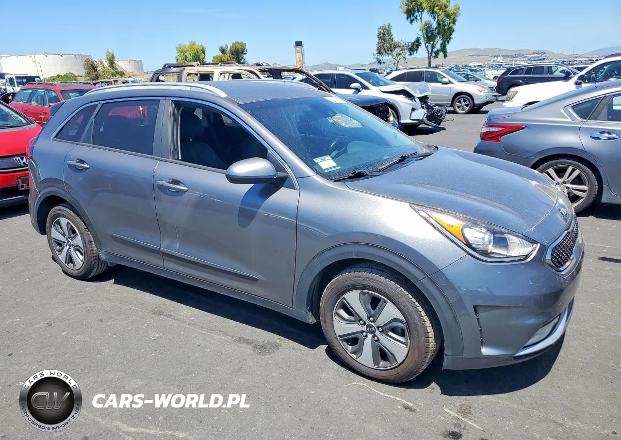 2018 Kia Niro Lx VIN:KNDCB3LC4J5200821 - 4