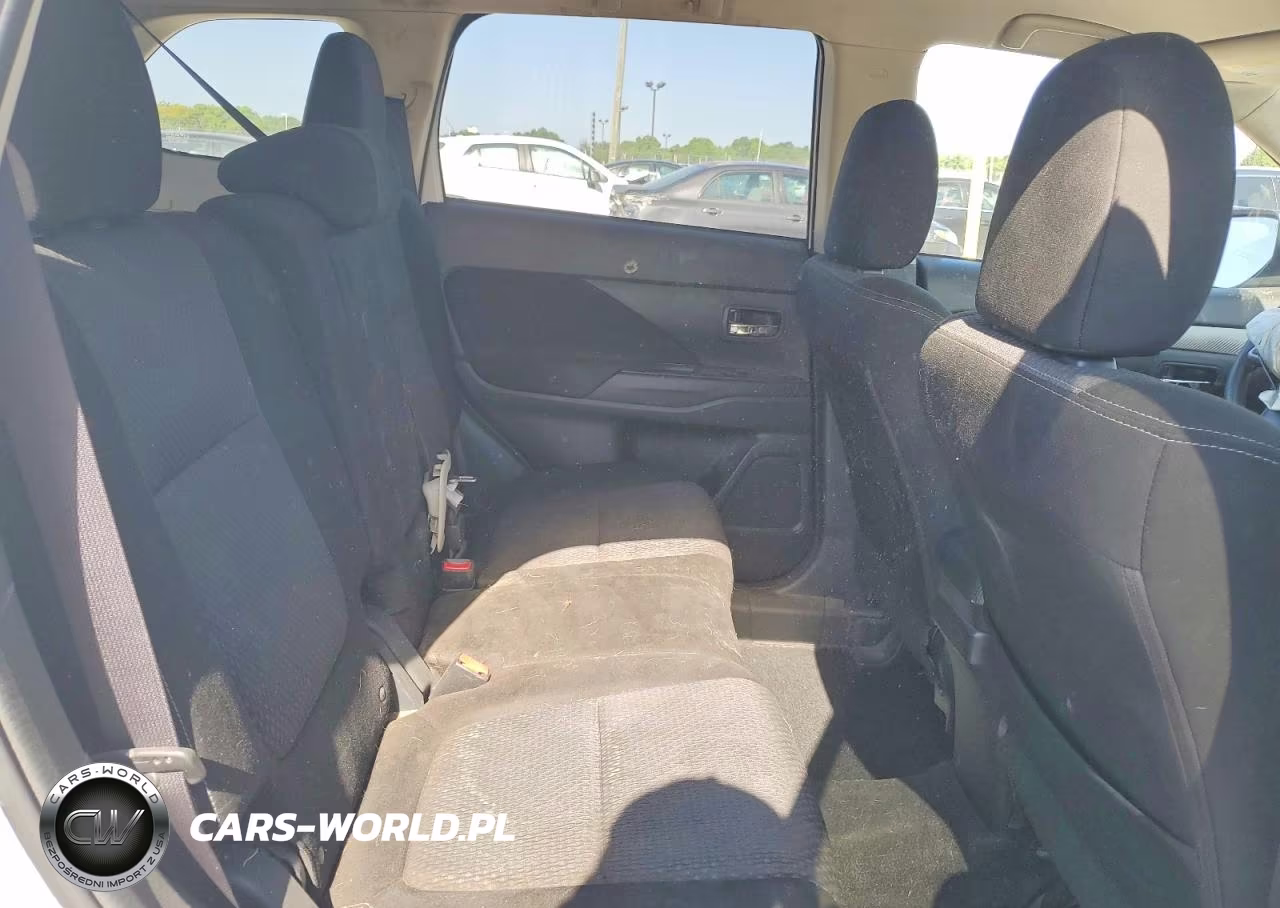 2018 Mitsubishi Outlander Es VIN:JA4AZ2A36JZ015589 - 11