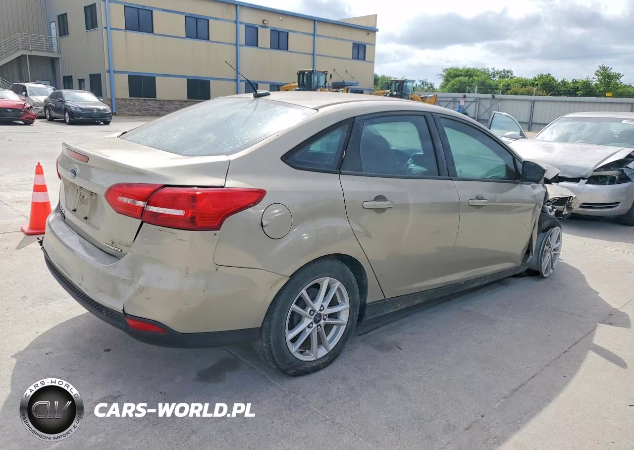 2015 Ford Focus Se VIN:1FADP3F26FL222630 - 3