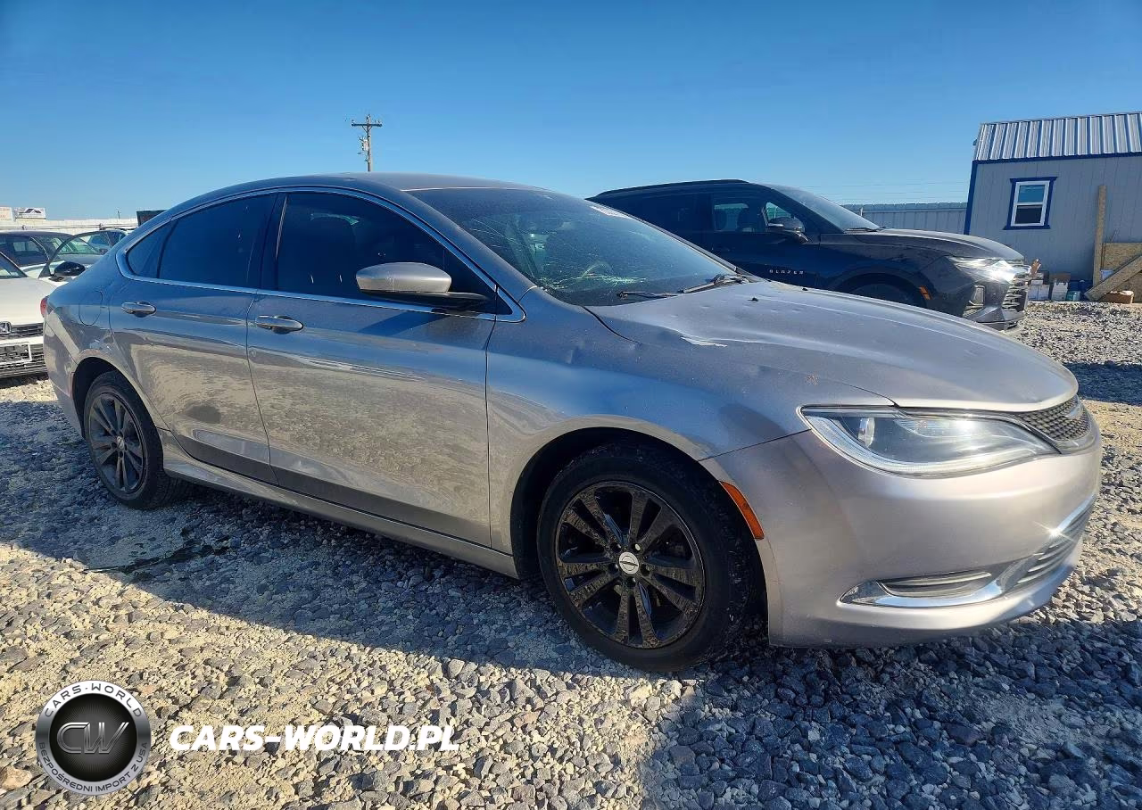 2016 Chrysler 200 Limited VIN:1C3CCCABXGN151726 - 4