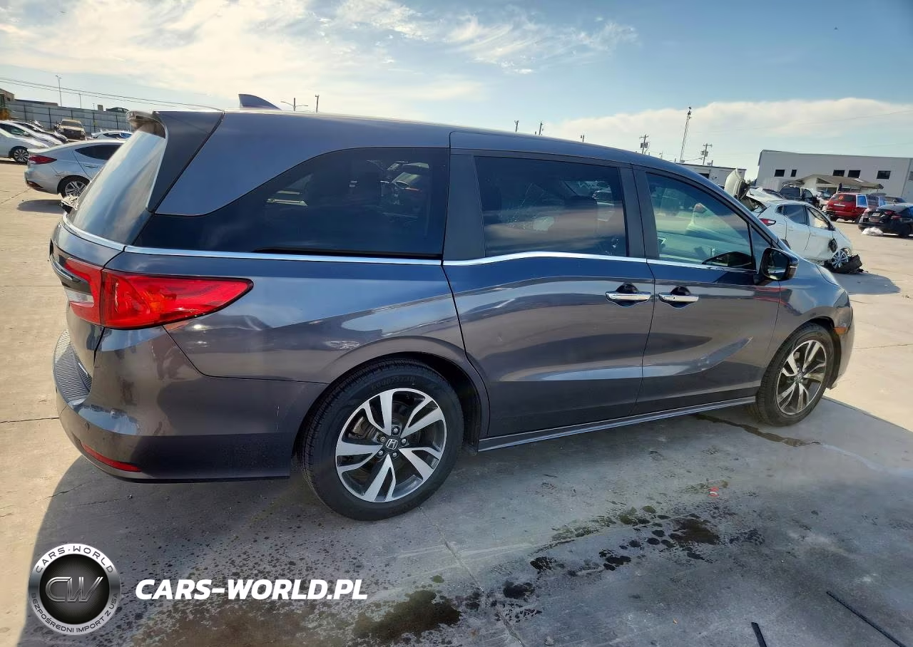 2022 Honda Odyssey Touring VIN:5FNRL6H84NB043826 - 3