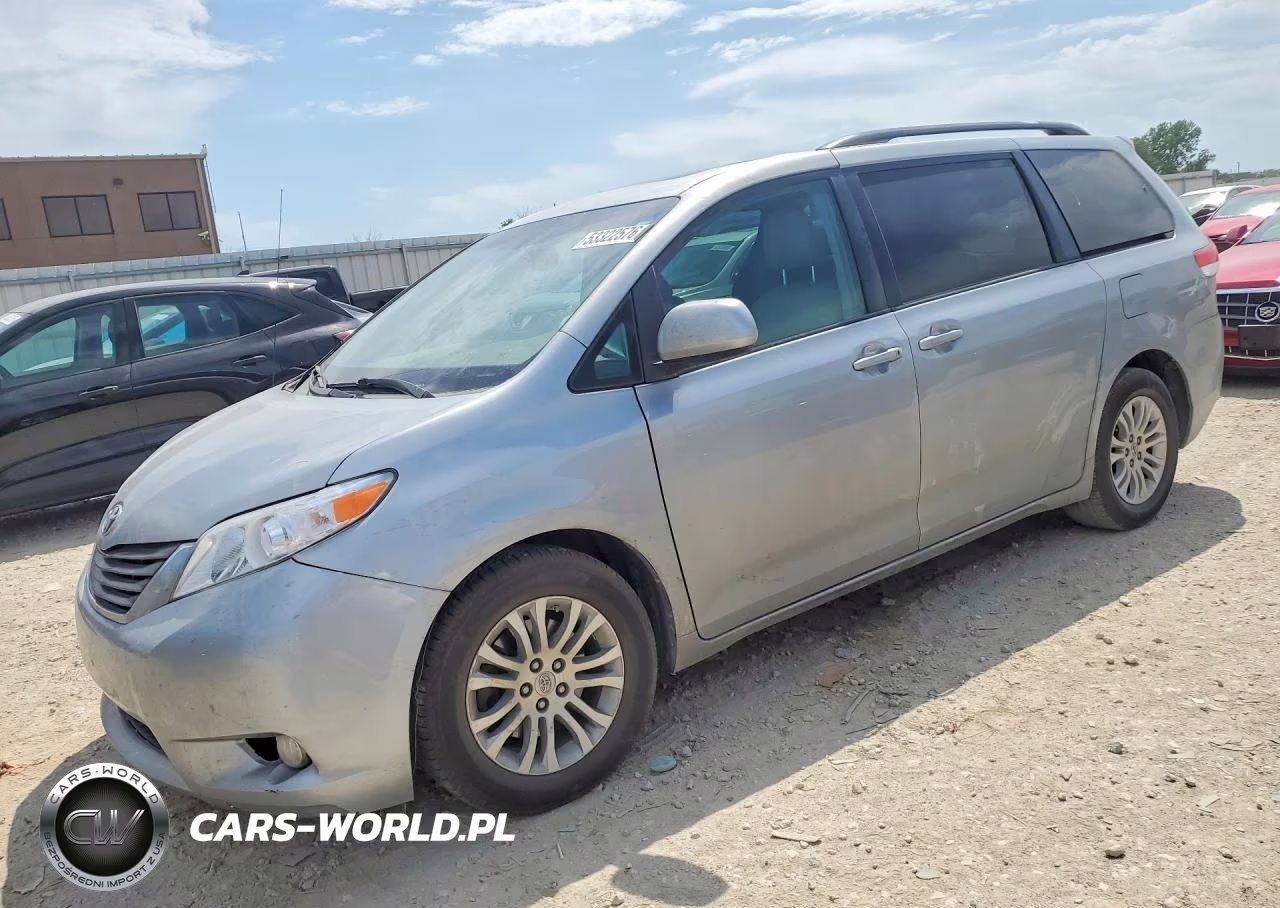 2014 Toyota Sienna Xle 8-Passenger