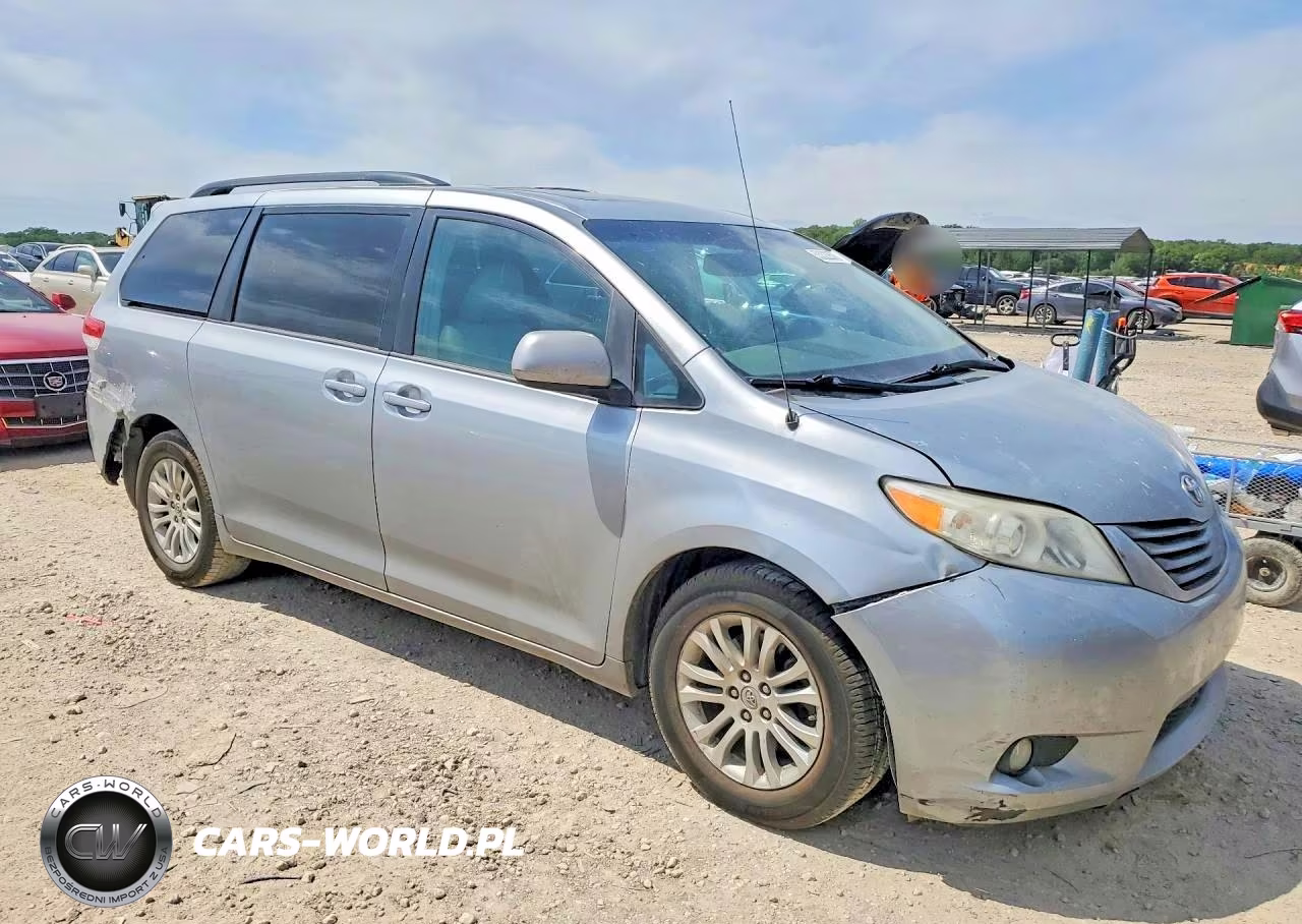 2014 Toyota Sienna Xle 8-Passenger VIN:5TDYK3DC3ES426188 - 4