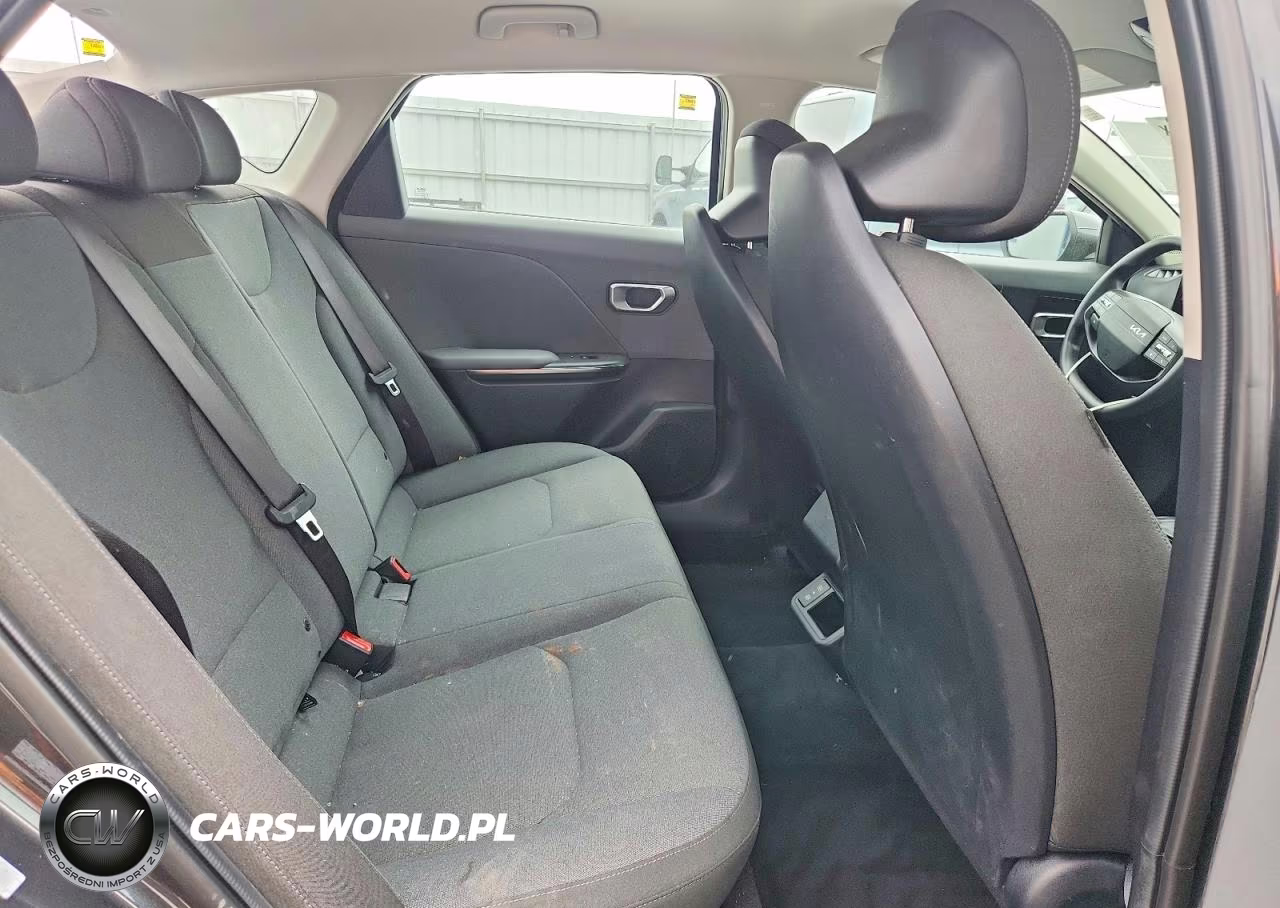 2025 Kia K4 Lxs VIN:3KPFT4DE1SE077985 - 10