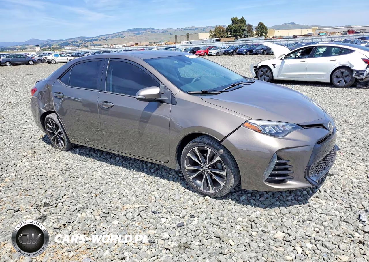 2017 Toyota Corolla Se VIN:2T1BURHE2HC807736 - 4
