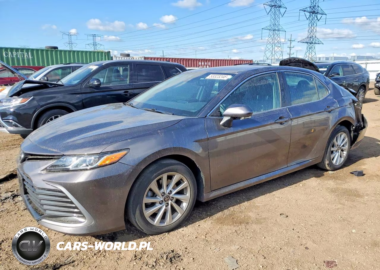 2022 Toyota Camry Le – zdjęcie 1 z 12