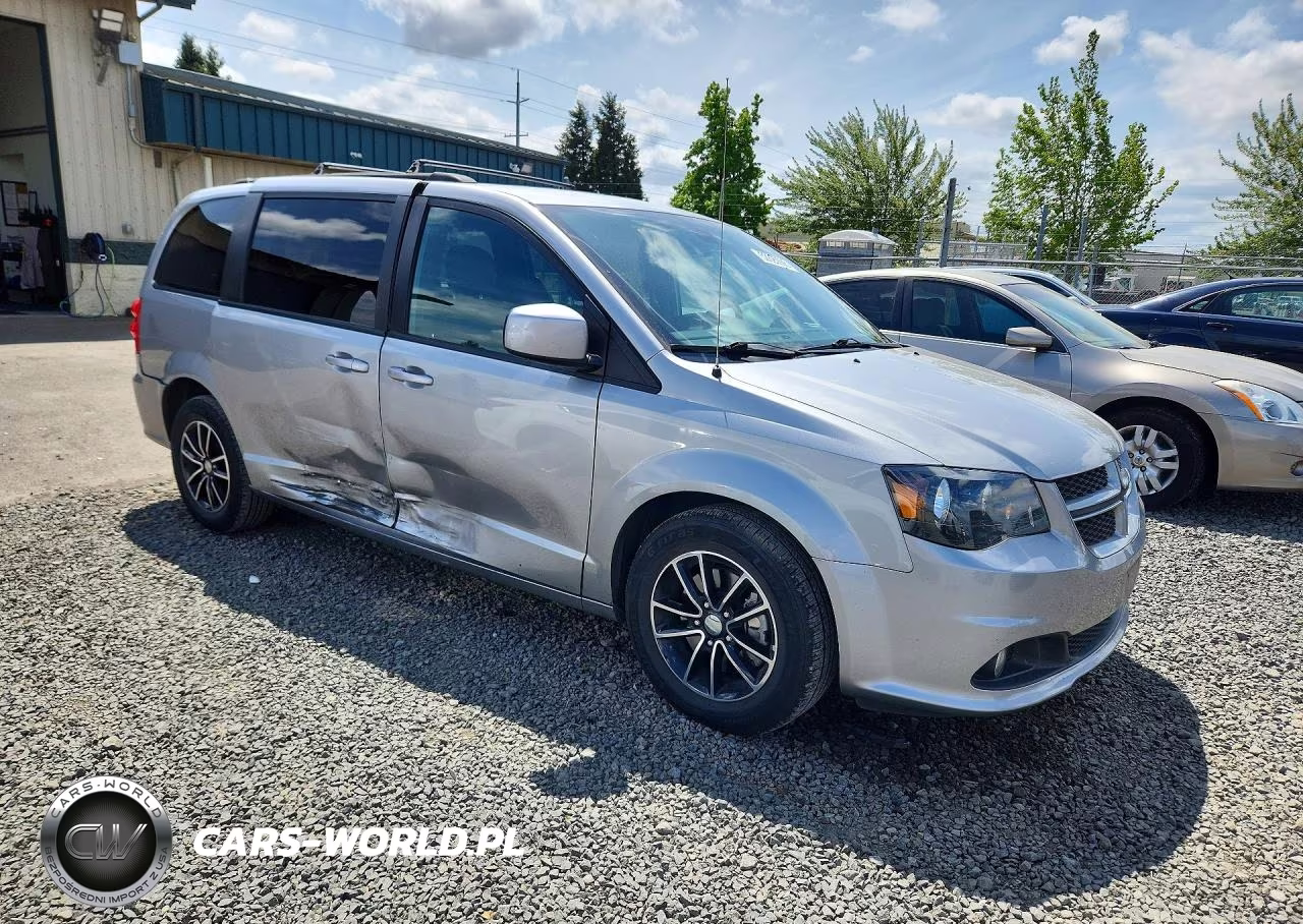 2018 Dodge Grand Caravan Gt VIN:2C4RDGEG0JR346244 - 4