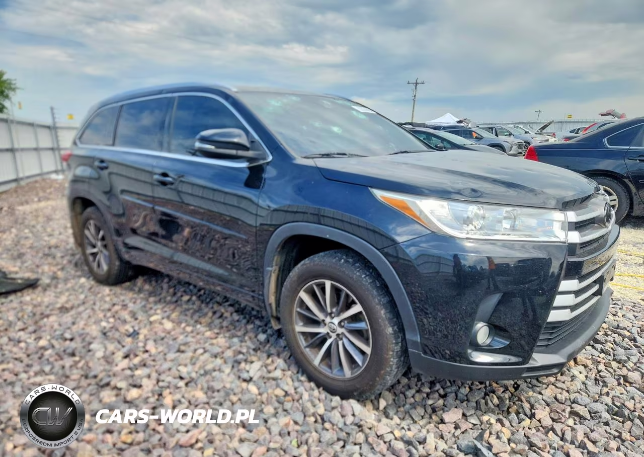2018 Toyota Highlander Xle VIN:5TDJZRFH4JS544771 - 4