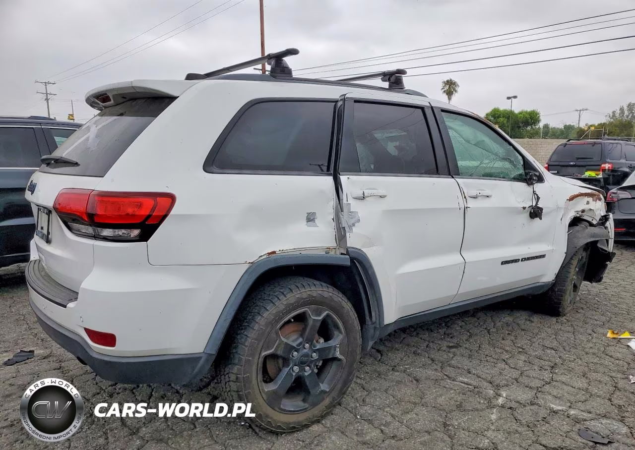 2019 Jeep Grand Cherokee Laredo VIN:1C4RJFAG8KC620387 - 3