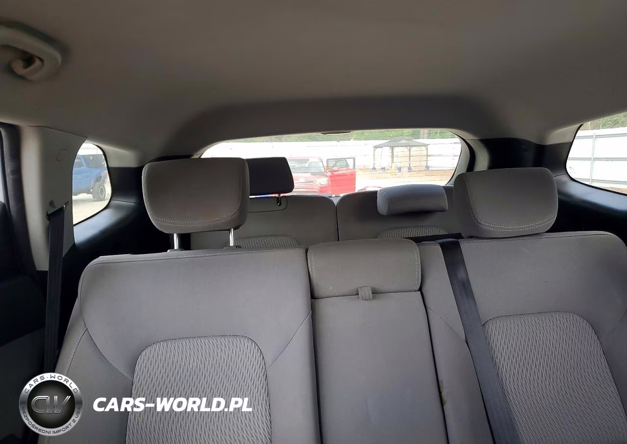2017 Hyundai Santa Fe Se VIN:KM8SMDHF8HU177361 - 10