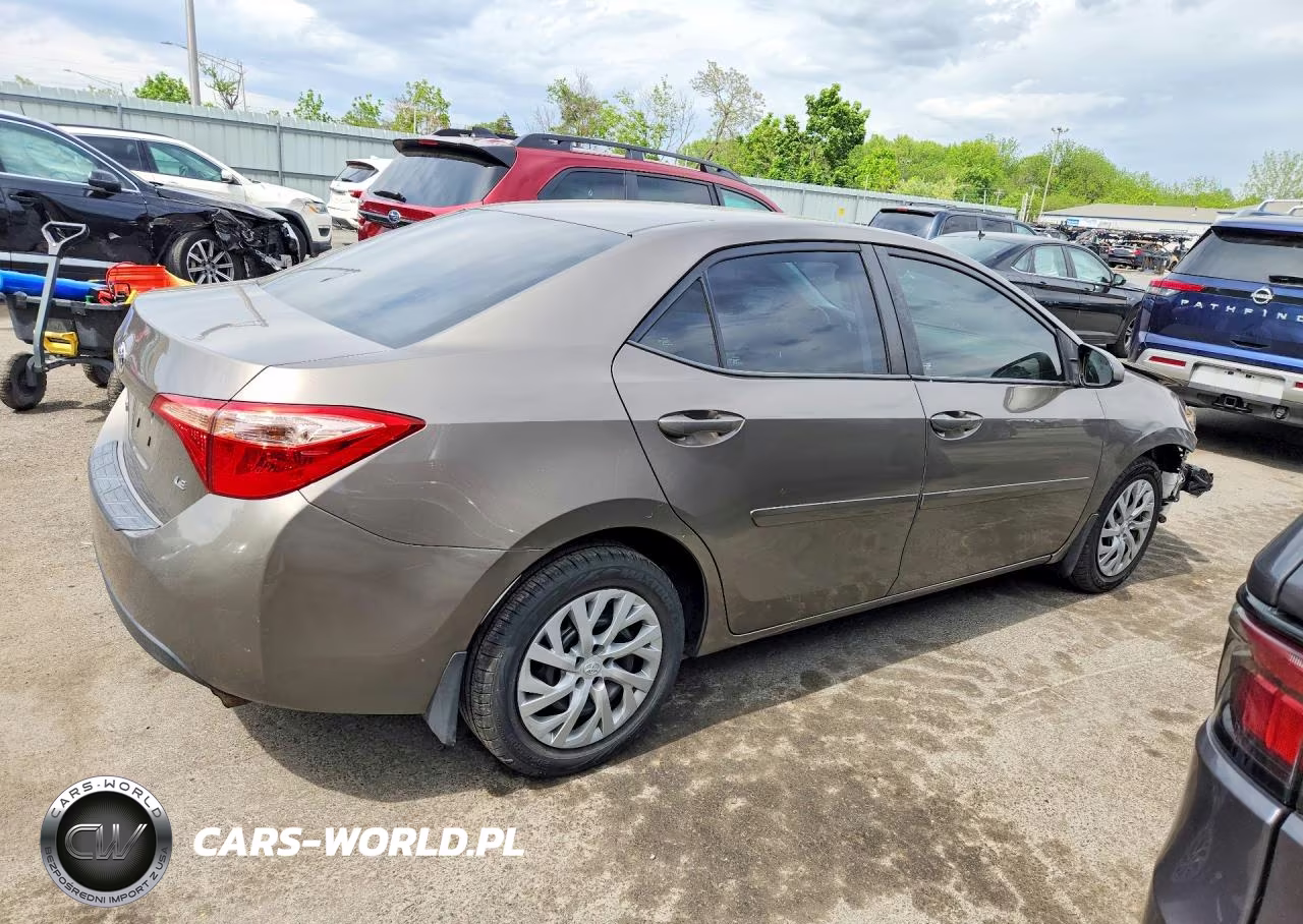 2017 Toyota Corolla Le VIN:2T1BURHE9HC773021 - 3