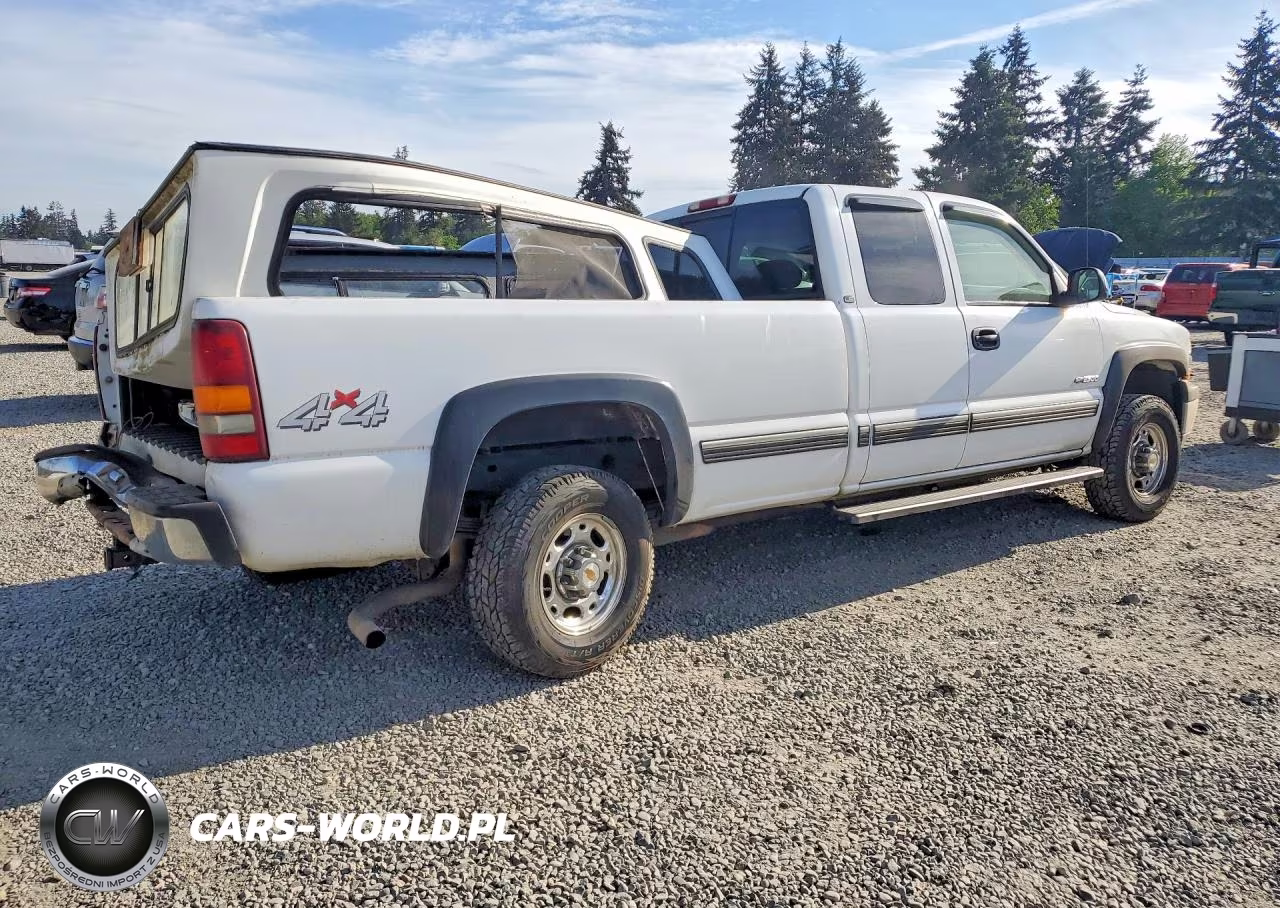 1999 Chevrolet Silverado K2500 VIN:1GCGK29U4XE179778 - 3