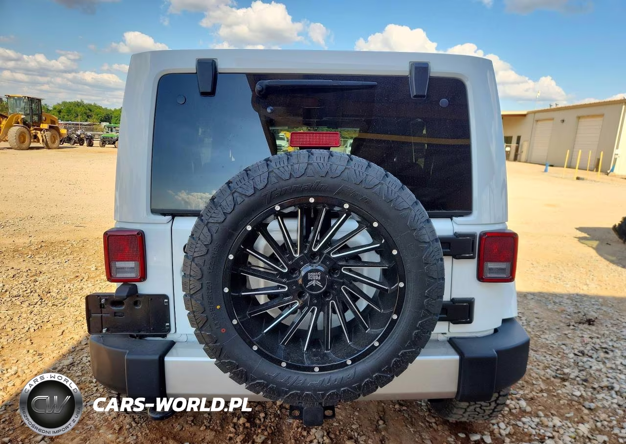 2017 Jeep Wrangler Unlimited Sahara VIN:1C4BJWEG2HL554844 - 6