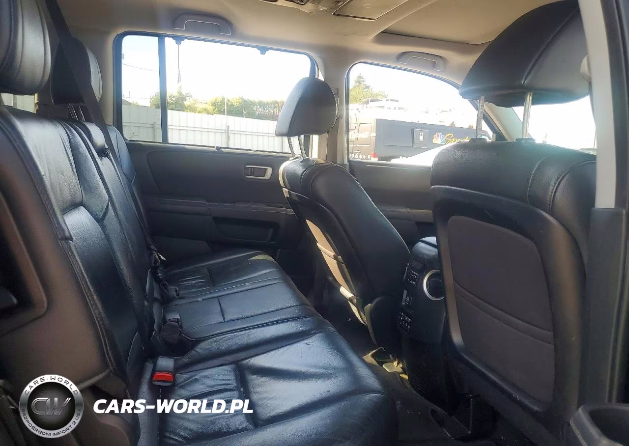 2015 Honda Pilot Touring VIN:5FNYF3H94FB011132 - 10