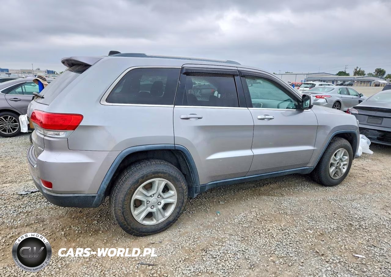 2015 Jeep Grand Cherokee Laredo VIN:1C4RJFAGXFC637293 - 3