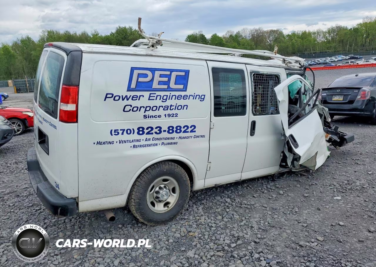 2018 Chevrolet Express G2500 VIN:1GCWGAFG6J1340362 - 4