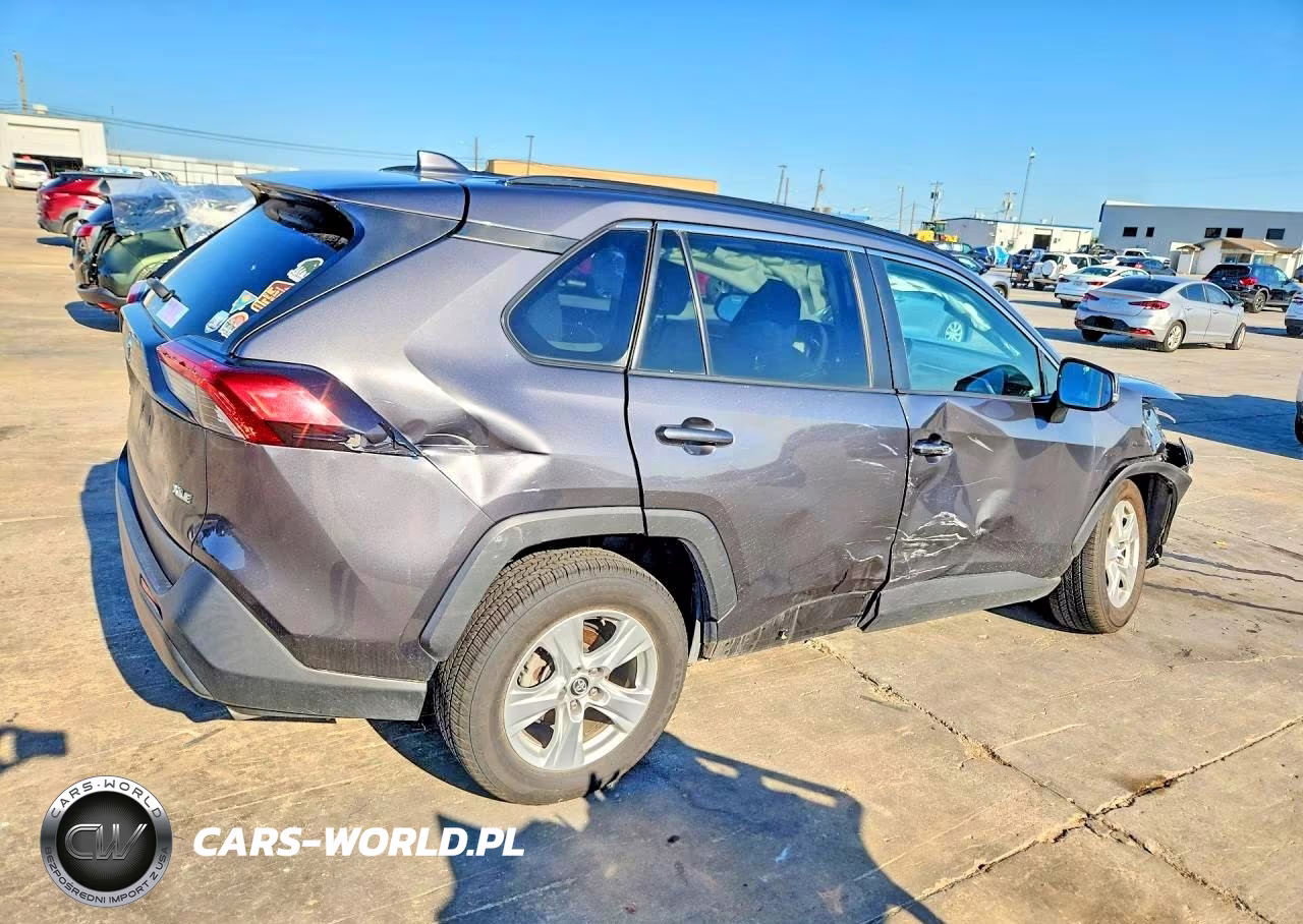 2021 Toyota Rav4 Xle VIN:2T3W1RFV1MW106103 - 3