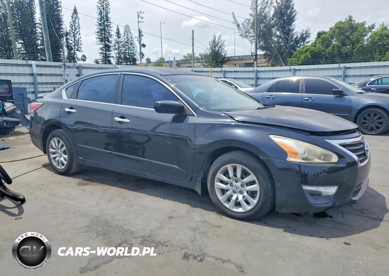 2014 Nissan Altima 2.5 S VIN:1N4AL3AP9EC140746 - 4