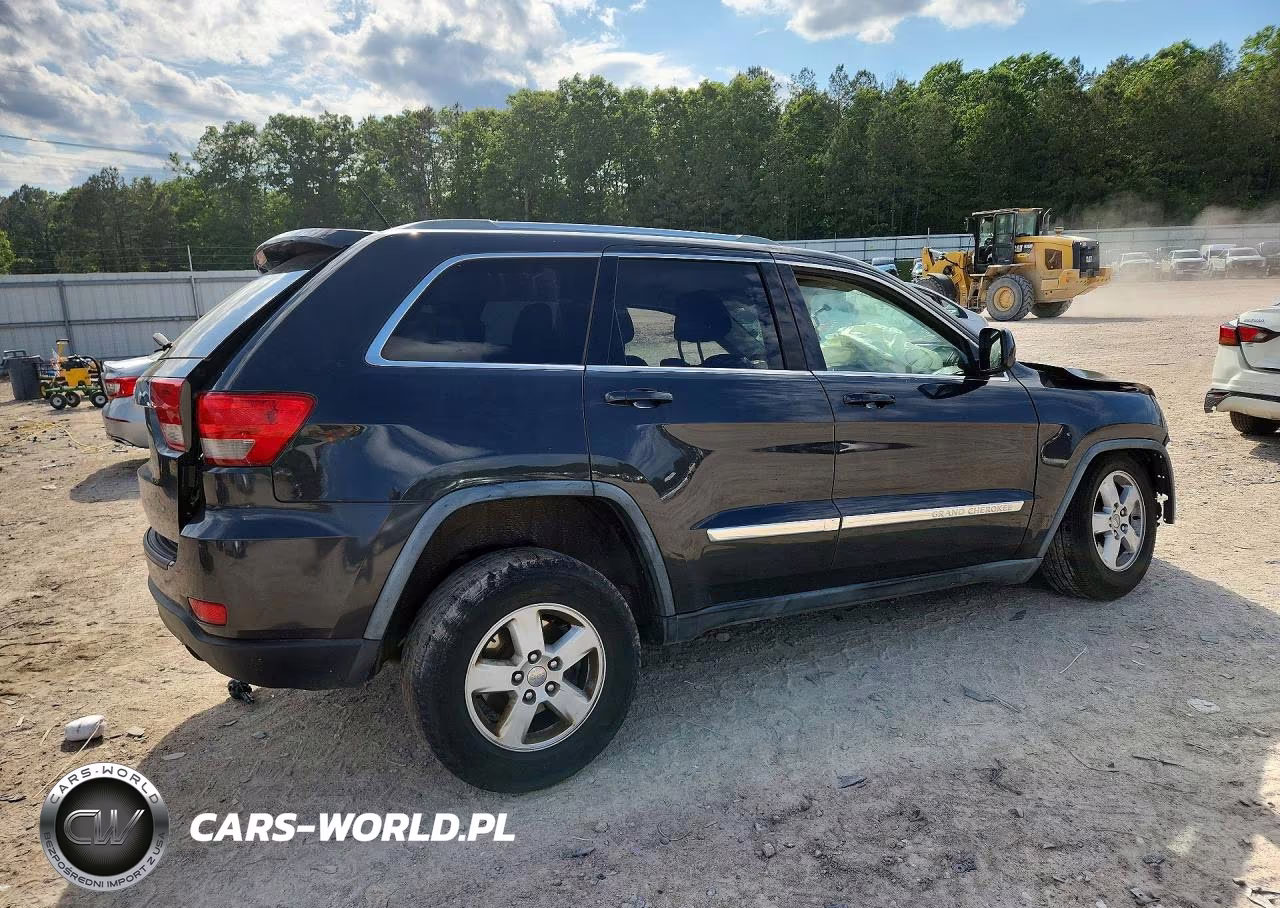 2011 Jeep Grand Cherokee Laredo VIN:1J4RR4GG3BC596823 - 3