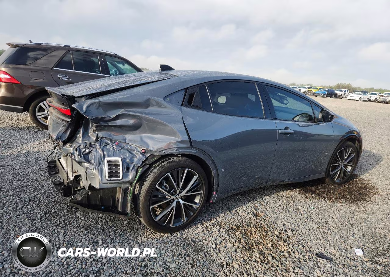 2026 Toyota Prius Xle VIN:JTDACAAU7T3066194 - 3