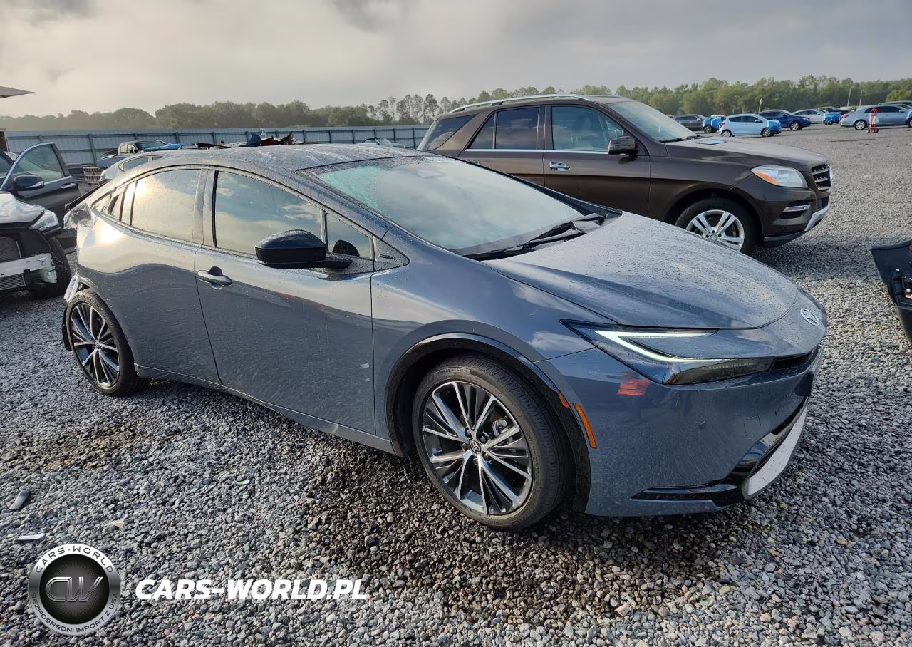 2026 Toyota Prius Xle VIN:JTDACAAU7T3066194 - 4