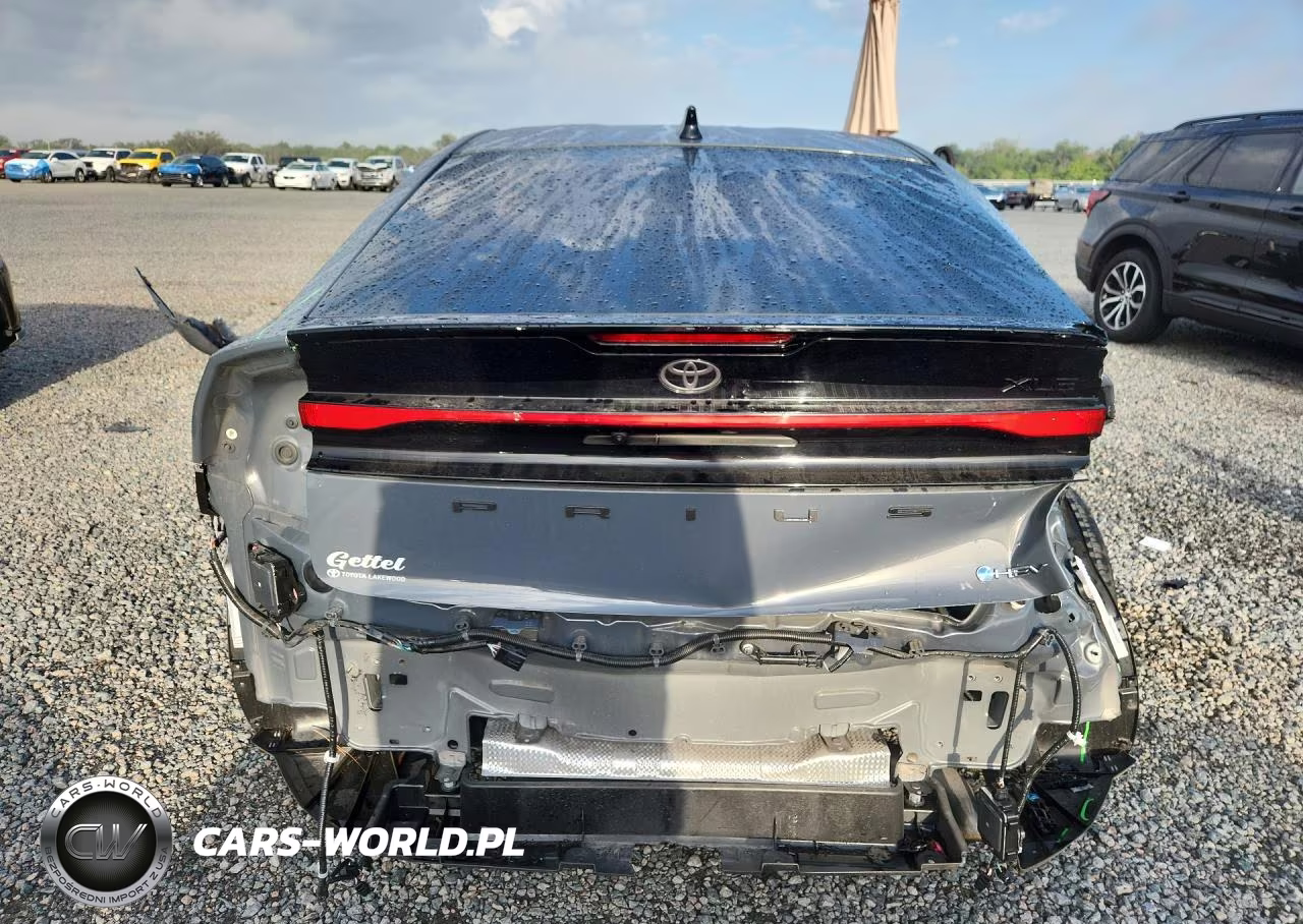 2026 Toyota Prius Xle VIN:JTDACAAU7T3066194 - 6