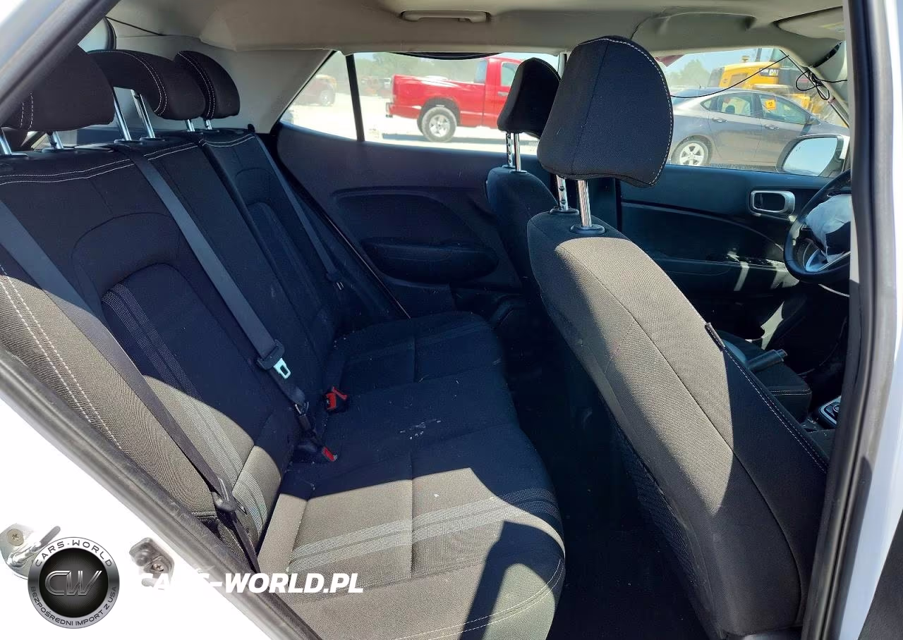 2022 Hyundai Venue Sel VIN:KMHRC8A32NU132307 - 11