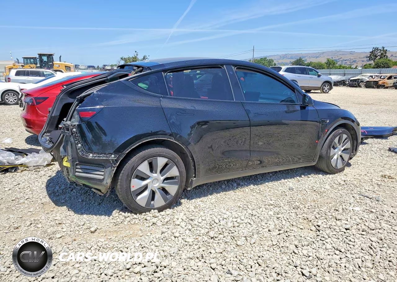 2021 Tesla Model Y VIN:5YJYGDEEXMF105419 - 3