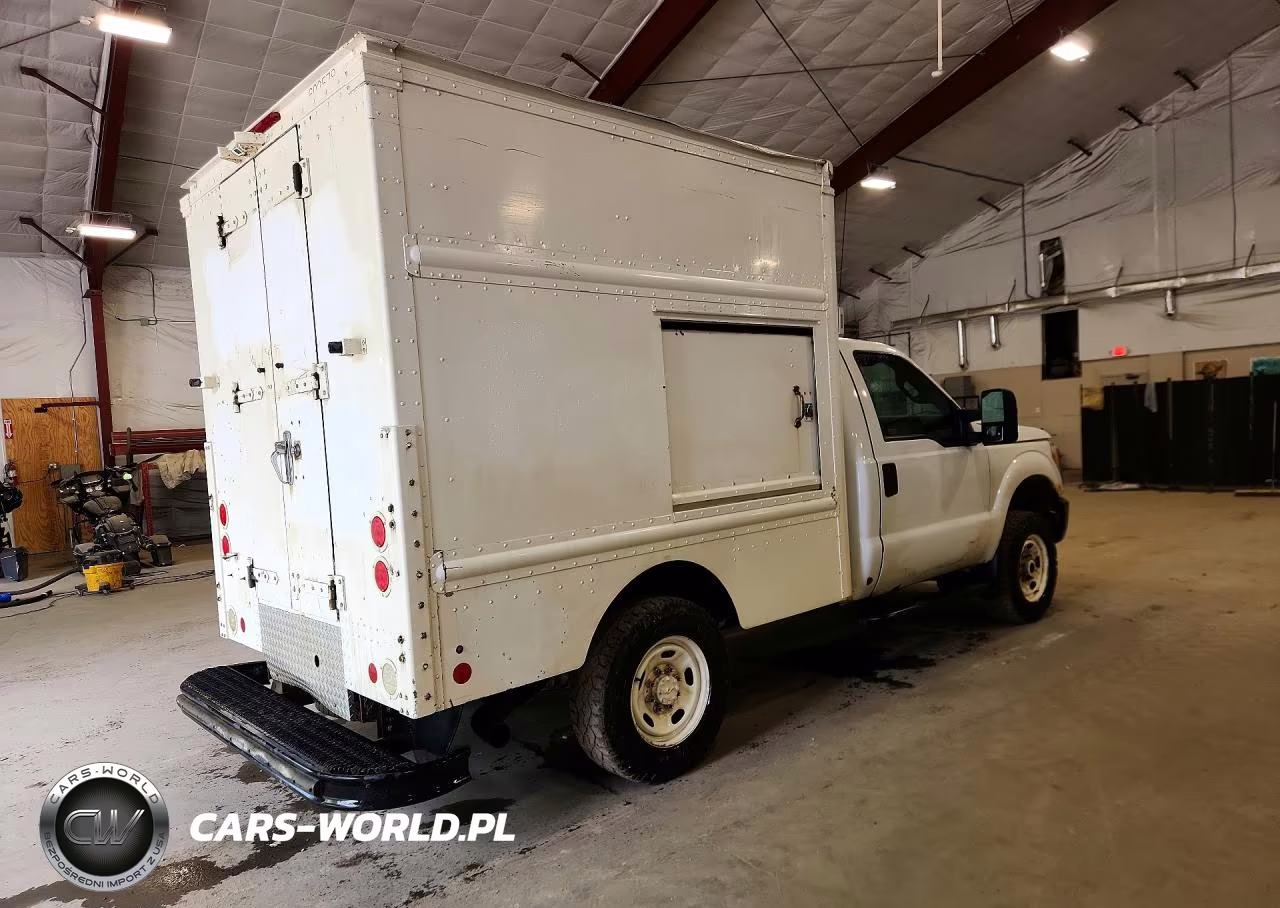2015 Ford F250 Super Duty Box Truck VIN:1FDBF2B6XFEA47578 - 3