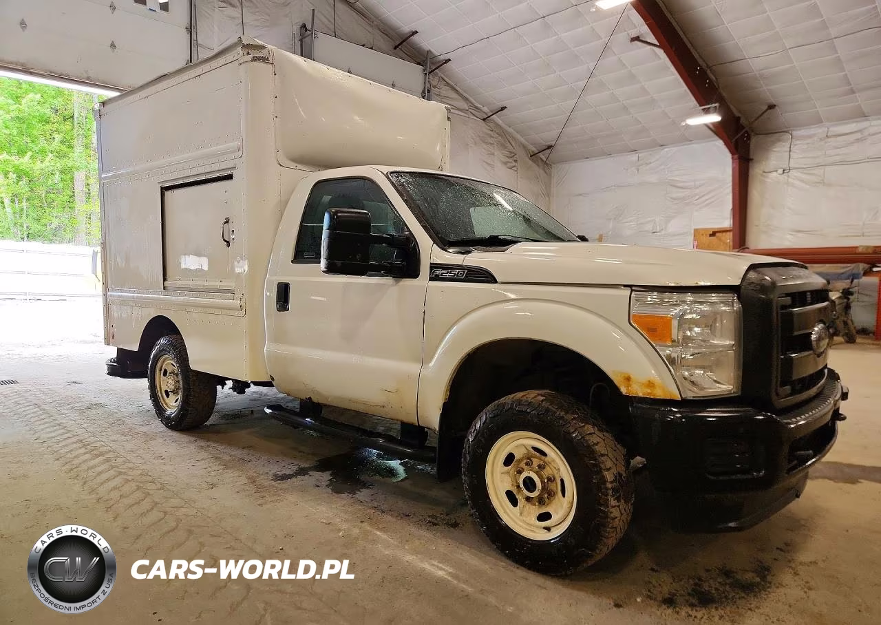2015 Ford F250 Super Duty Box Truck VIN:1FDBF2B6XFEA47578 - 4